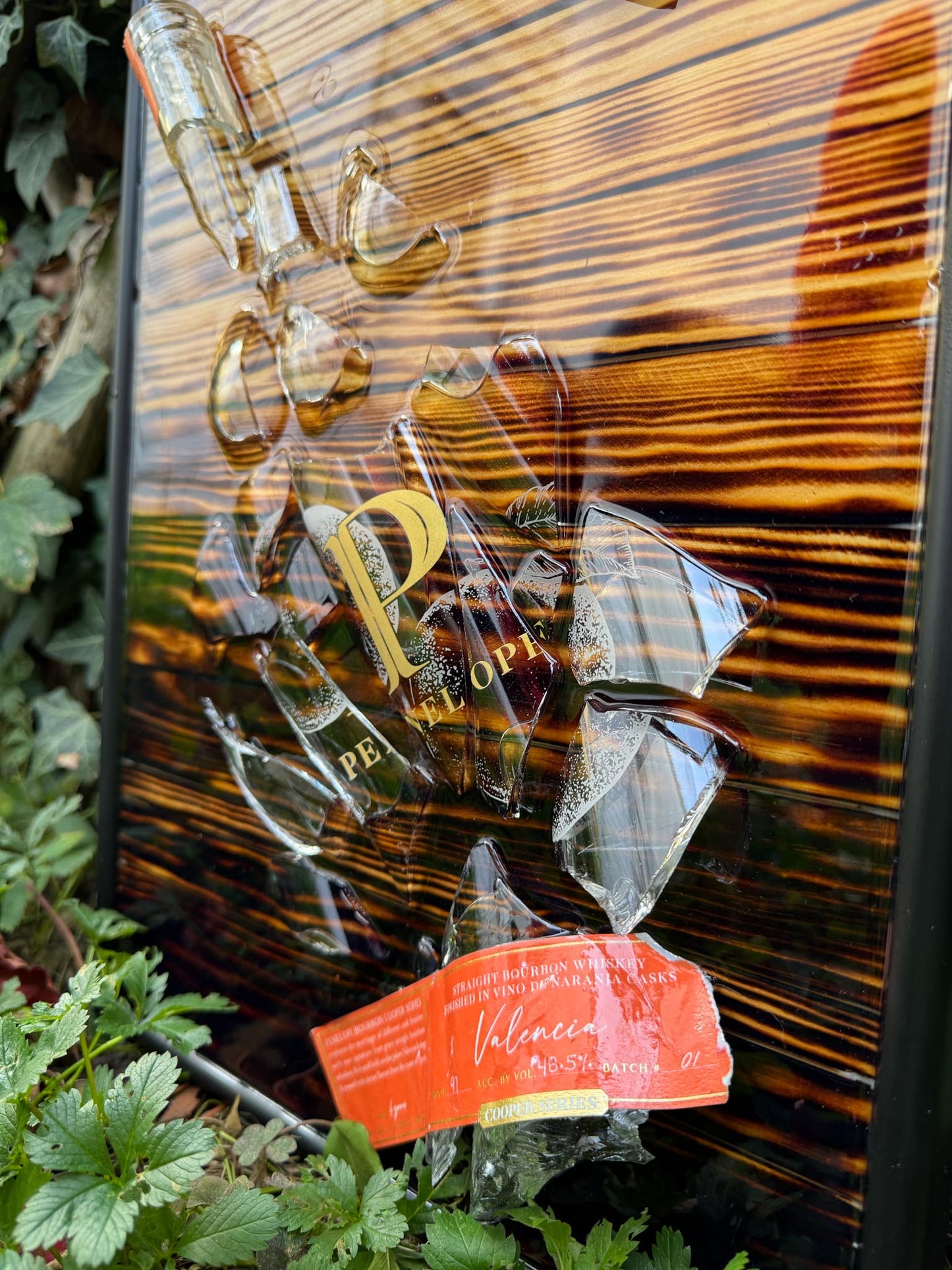 Penelope Valencia Bourbon - EPOXY ART